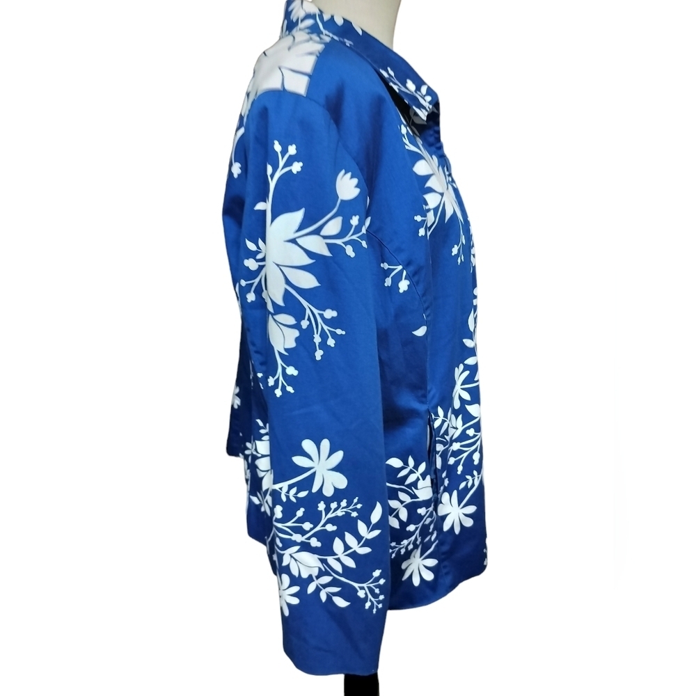 2497)Susan Graver Blue & White Floral Print Zip Front Cotton Jacket Plus Size 2x — image 3 of 8
